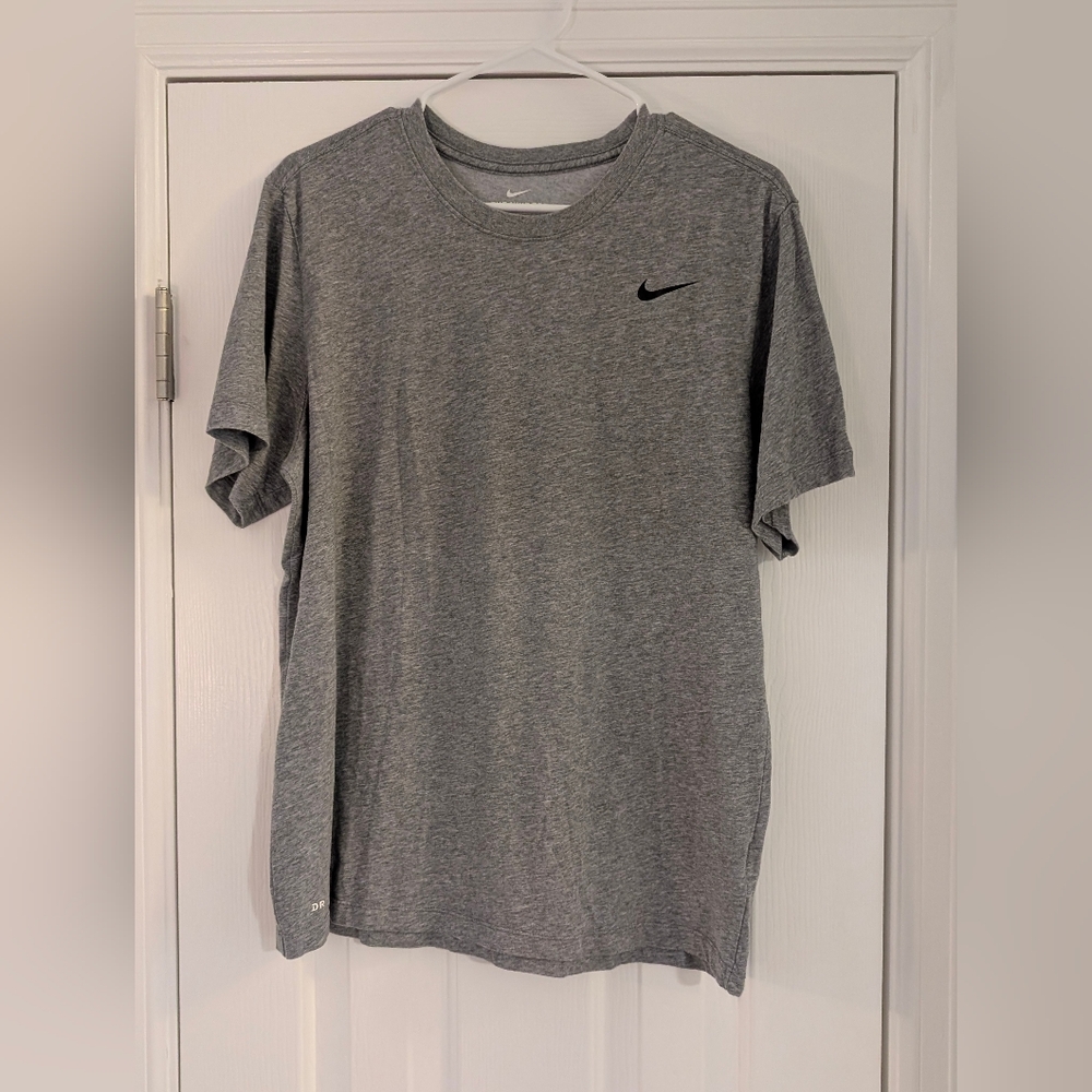 Nike Dri-FIT Big Boy's Heather Gray Short Sleeve Tee - Size: Boys Large